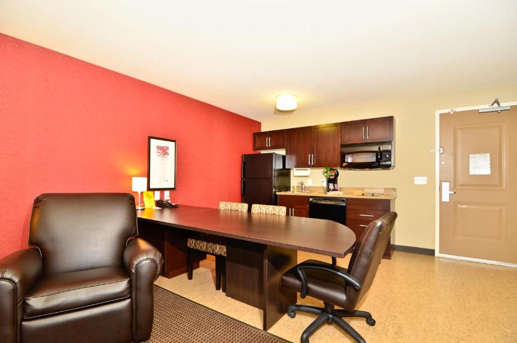 Hawthorn Suites By Wyndham Williston Oda fotoğraf